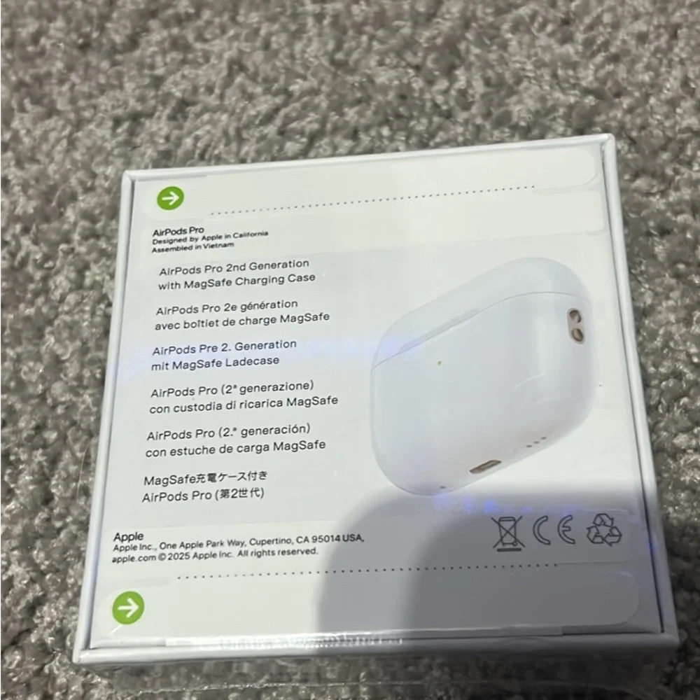 Apple AirPods Pro with White Charging Case